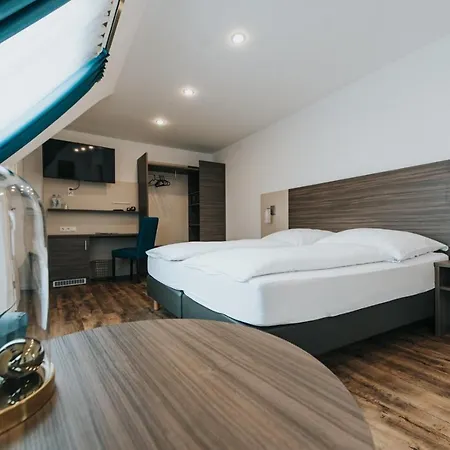 Restaurant Adria Stuben 호텔 *